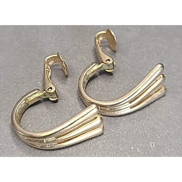 Vintage Gold Tone Earrings Avon Clip On Retro Hoop Minimalist - Picture 2 of 4